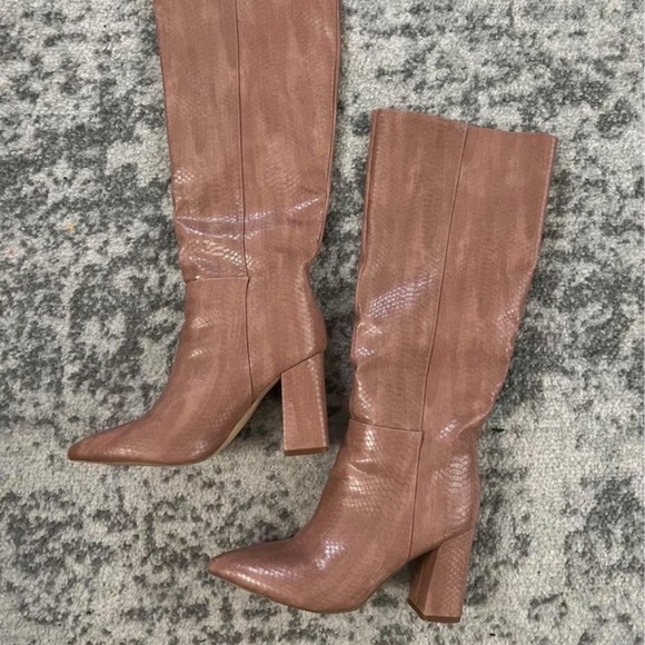 Steve Madden Shoes - Steve Madden Handles Boots Size 8.5 Pointed Toe